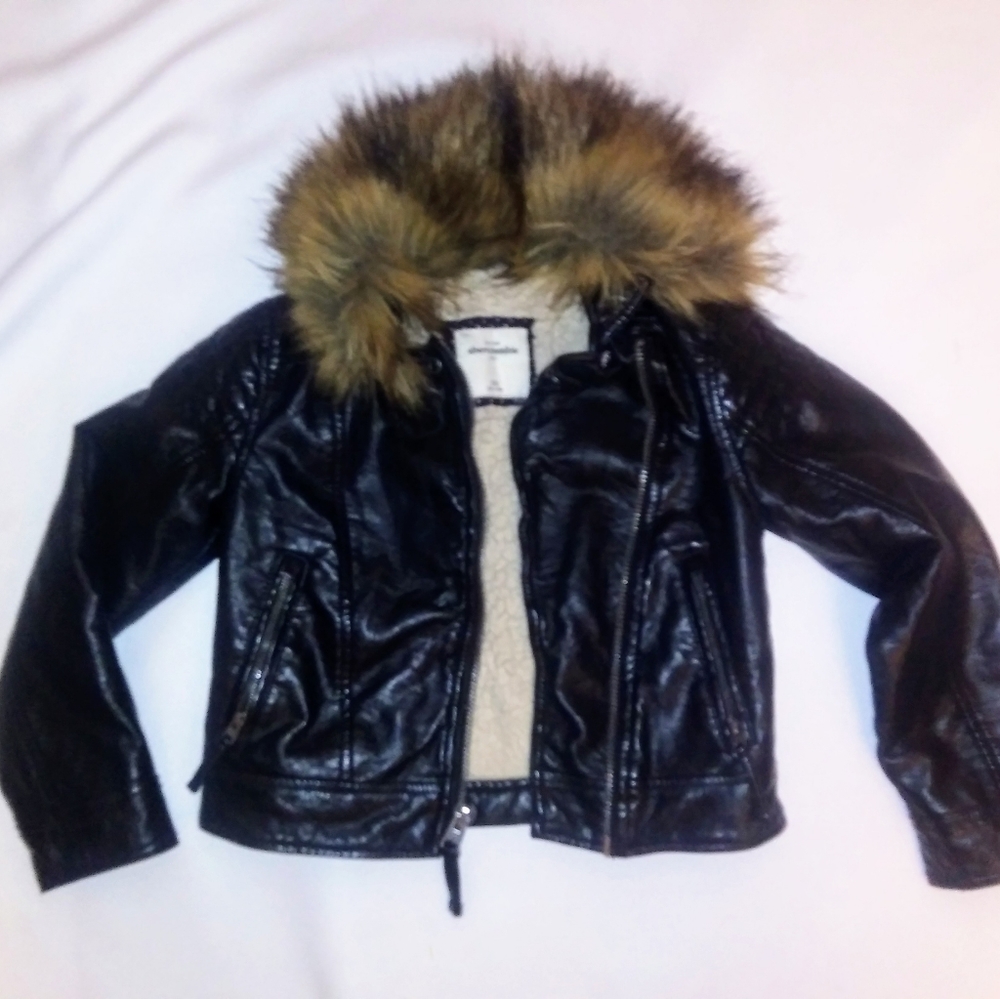abercrombie kids ◉‿◉ 5-6, faux leather Bomber